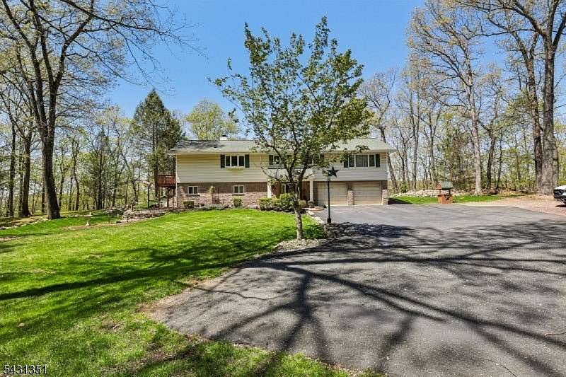 3.26 Acres of Land with Home for Sale in Hopatcong, New Jersey