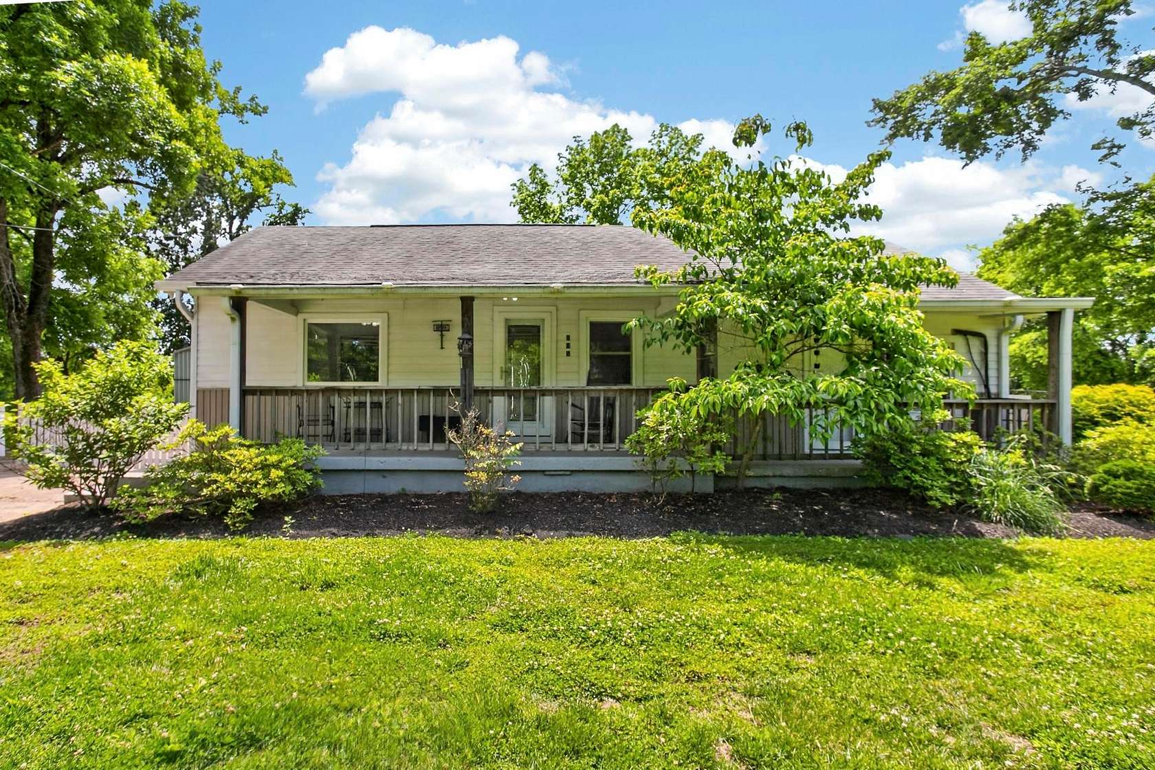 3.4 Acres of Land with Home for Sale in Old Hickory, Tennessee