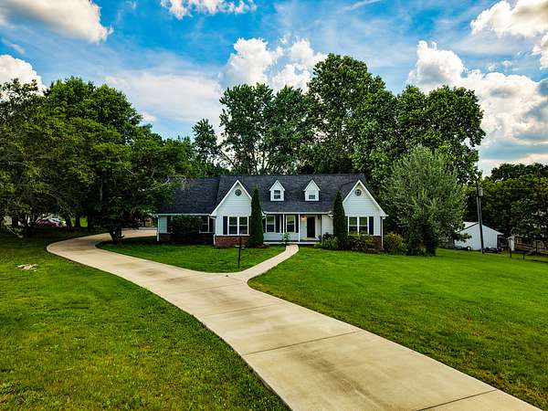 3 Acres of Land with Home for Auction in Gallatin, Tennessee