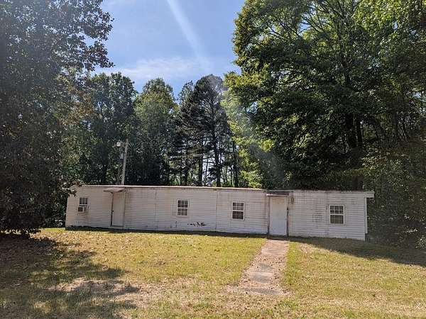 1.47 Acres of Land with Home for Sale in Nathalie, Virginia