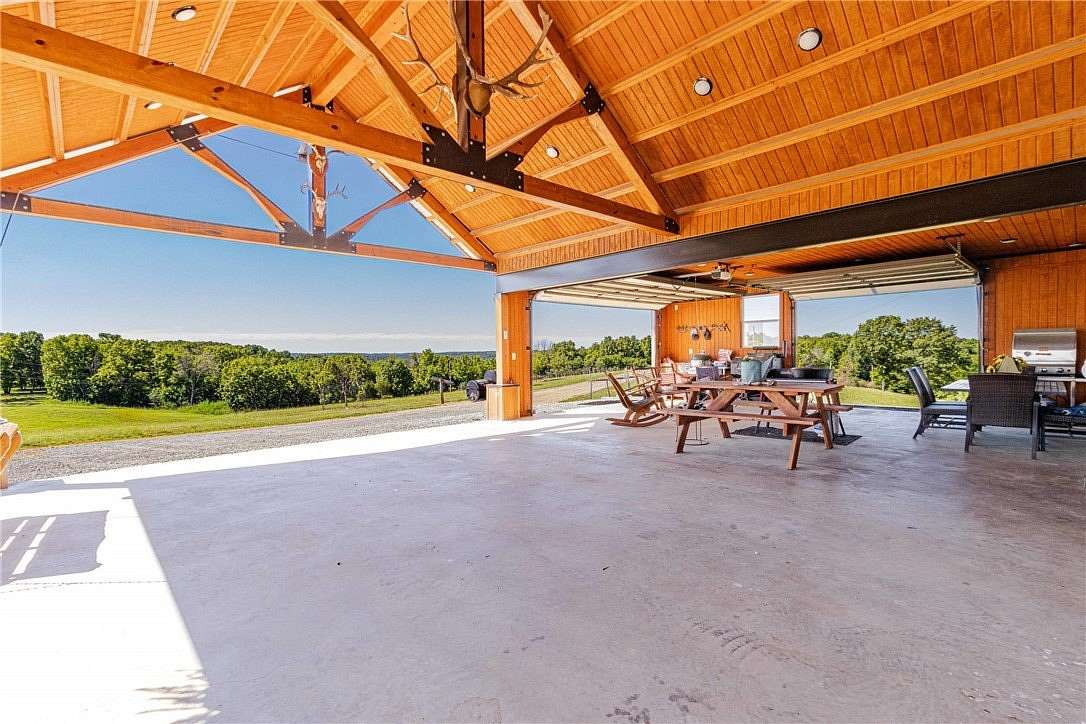 130 Acres of Recreational Land with Home for Sale in Yellville, Arkansas