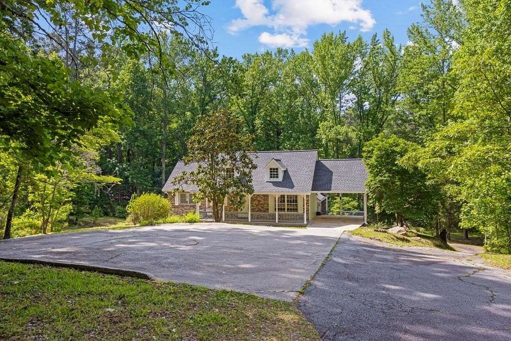 8.69 Acres of Land with Home for Sale in Chattahoochee Hills, Georgia