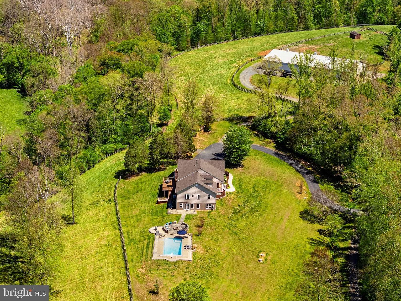34 Acres of Land with Home for Sale in Marshall, Virginia