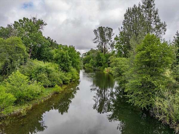 698 Acres of Land for Sale in Anderson, California