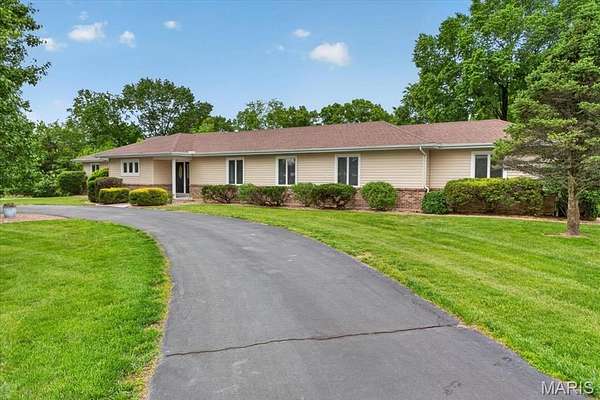 4.72 Acres of Land with Home for Sale in Warrenton, Missouri