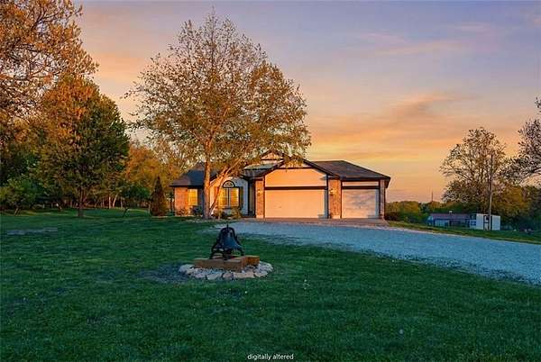 4 Acres of Land with Home for Sale in Kearney, Missouri