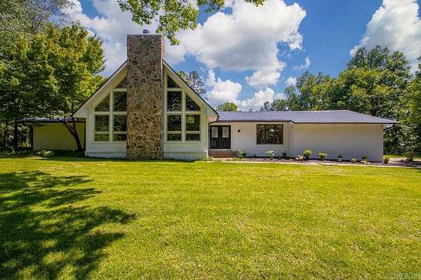 3.17 Acres of Land with Home for Sale in Little Rock, Arkansas