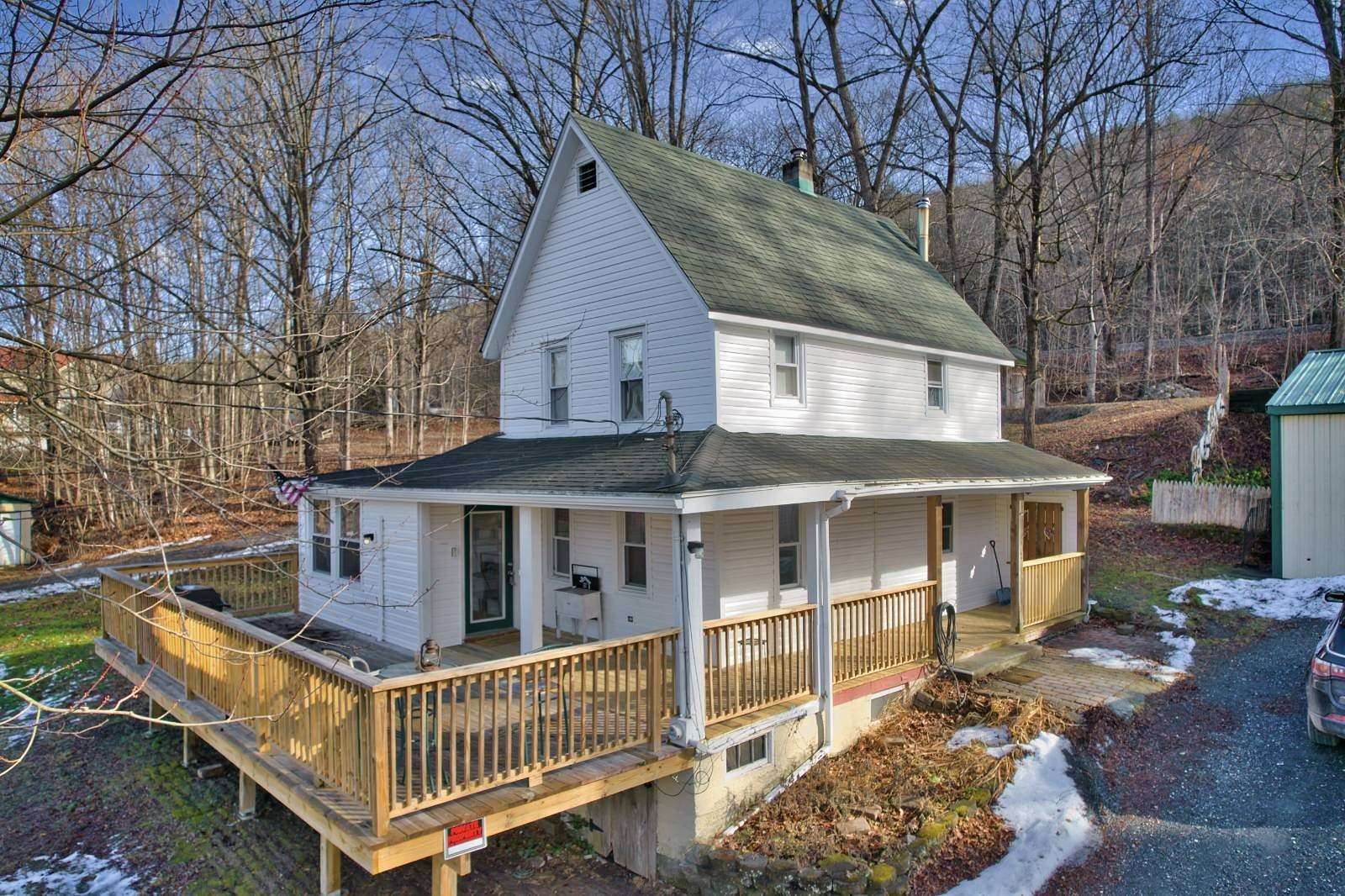 Land with Home for Sale in Deer Park, New York