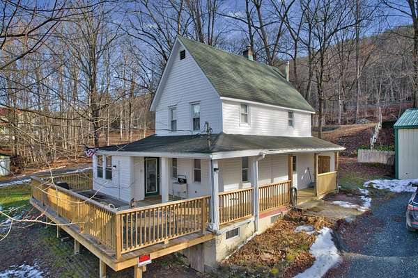 Land with Home for Sale in Deer Park, New York