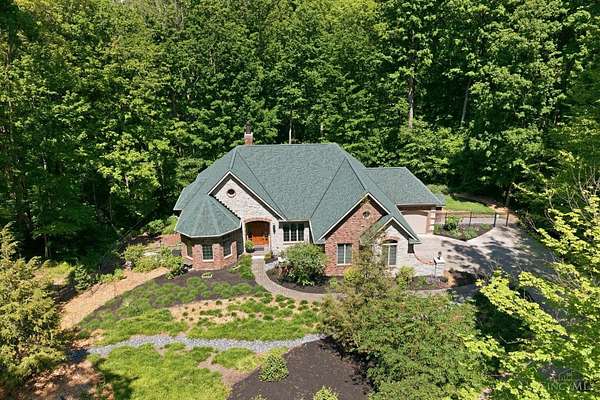 5 Acres of Land with Home for Sale in Washington Township, Ohio