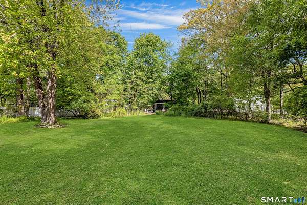 1.23 Acres of Land for Sale in New Canaan, Connecticut