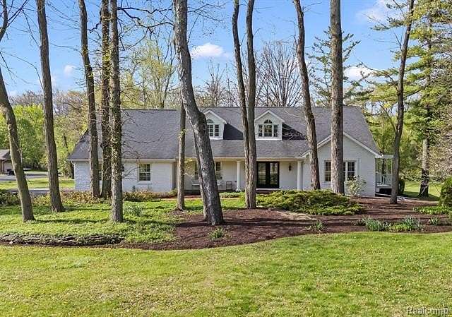 2.26 Acres of Land with Home for Sale in West Bloomfield, Michigan