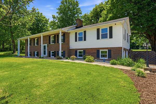 5.1 Acres of Land with Home for Sale in Frankfort, Kentucky
