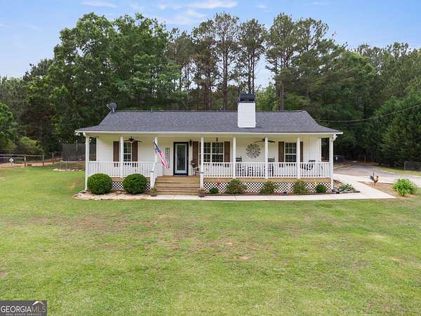 2 Acres of Land with Home for Sale in Senoia, Georgia