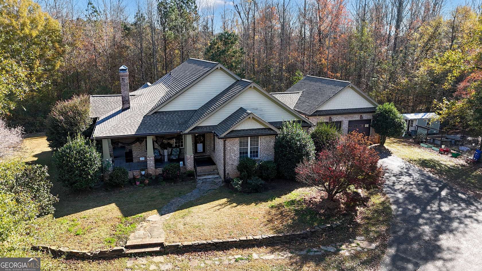 6 Acres of Land with Home for Sale in Senoia, Georgia