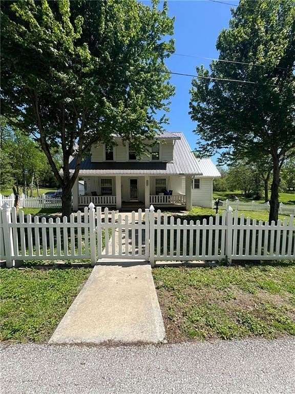 2.44 Acres of Land with Home for Sale in Kansas City, Kansas