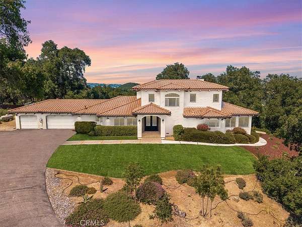21 Acres of Land with Home for Sale in Templeton, California