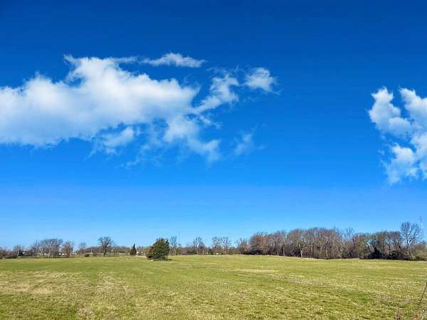 10 Acres of Residential Land for Sale in Neosho, Missouri