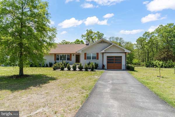 7 Acres of Land with Home for Lease in Southampton Township, New Jersey