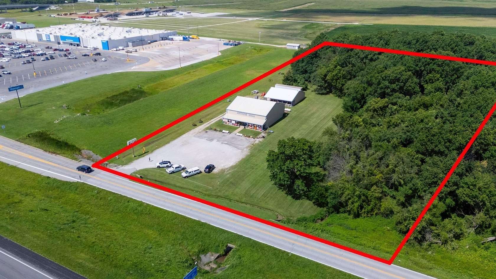 5.49 Acres of Improved Mixed-Use Land for Sale in Lamar, Missouri