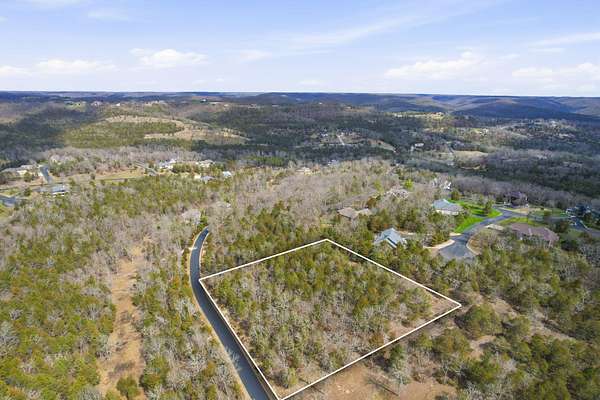 1 Acre of Residential Land for Sale in Saddlebrooke, Missouri