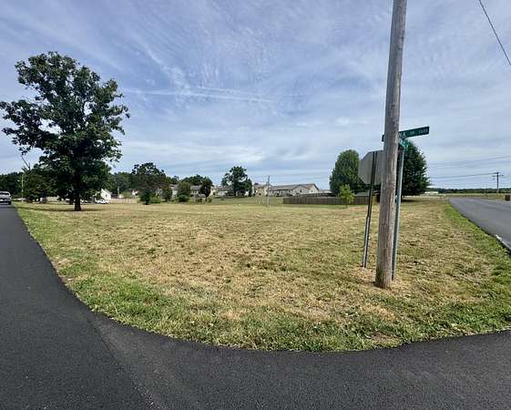 1.1 Acres of Residential Land for Sale in West Plains, Missouri