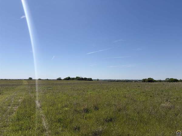 10 Acres of Recreational & Residential Land for Sale in Topeka, Kansas