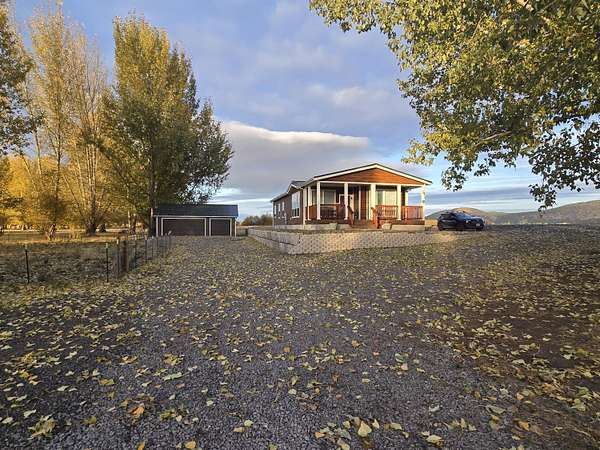 23 Acres of Recreational Land with Home for Sale in Chiloquin, Oregon