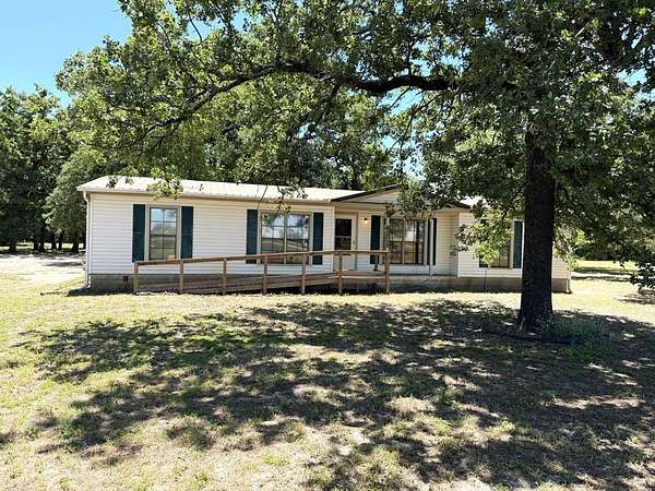 3.11 Acres of Land with Home for Sale in Athens, Texas