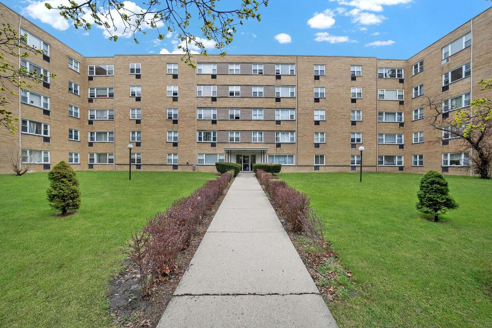 4.2 Acres of Land with Home for Lease in Chicago, Illinois