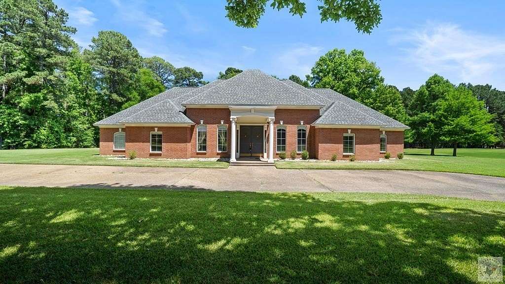 2 Acres of Land with Home for Sale in Texarkana, Texas