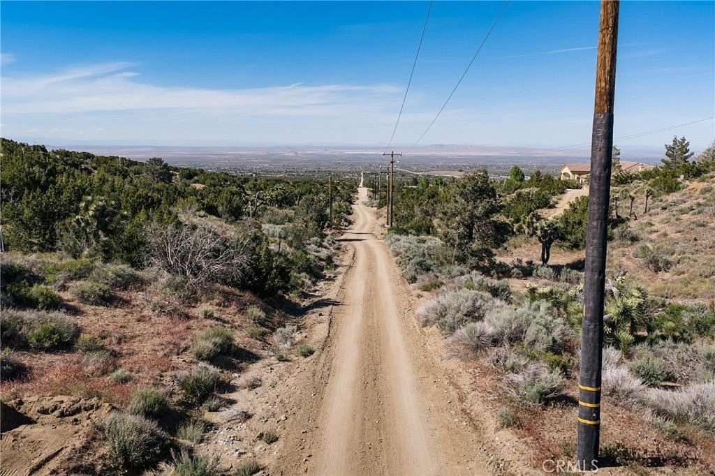 4.82 Acres of Residential Land for Sale in Piñon Hills, California