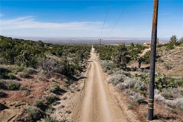 4.82 Acres of Land for Sale in Piñon Hills, California
