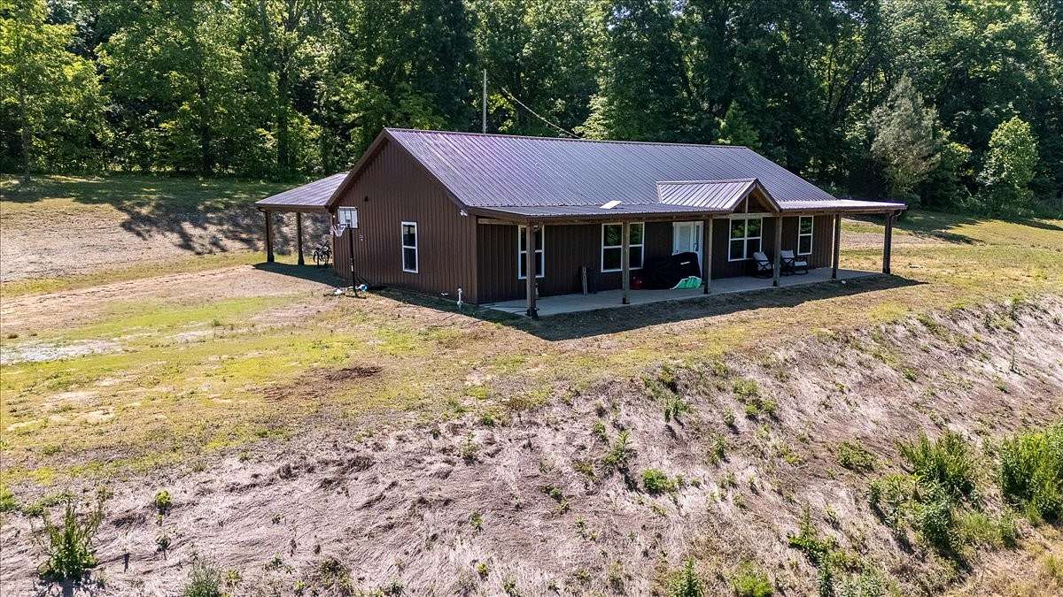 10.5 Acres of Land with Home for Sale in Five Points, Tennessee