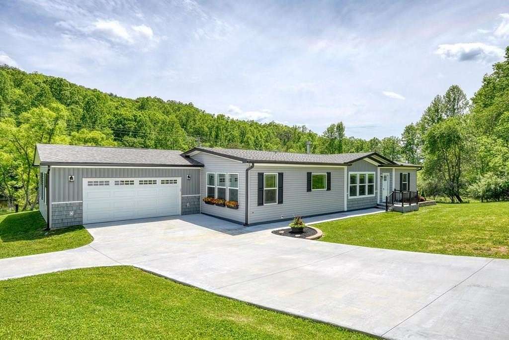 1.5 Acres of Land with Home for Sale in Suches, Georgia