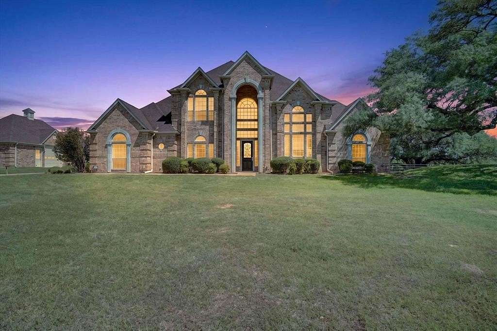 4 Acres of Land with Home for Sale in Fort Worth, Texas
