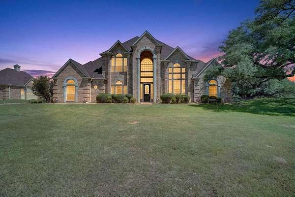 4 Acres of Land with Home for Sale in Fort Worth, Texas