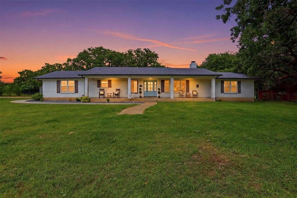 2.88 Acres of Land with Home for Sale in Grandview, Texas