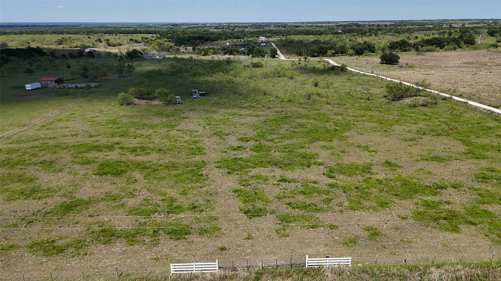 10 Acres of Recreational Land for Sale in Hubbard, Texas