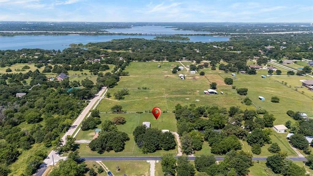 1 Acre of Residential Land for Sale in Hickory Creek, Texas