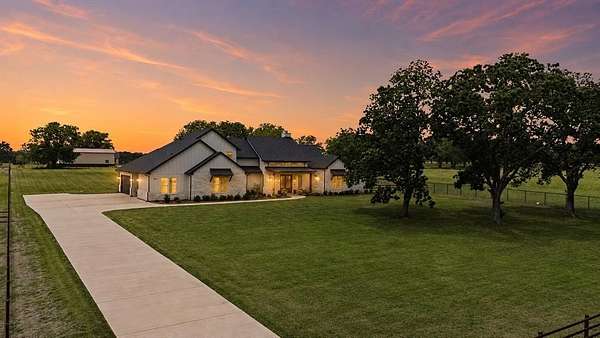 1.82 Acres of Land with Home for Sale in Van Alstyne, Texas