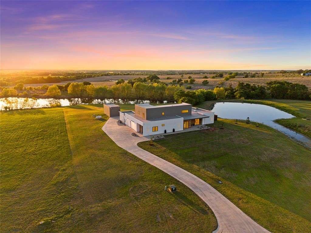 5.1 Acres of Land with Home for Sale in West, Texas