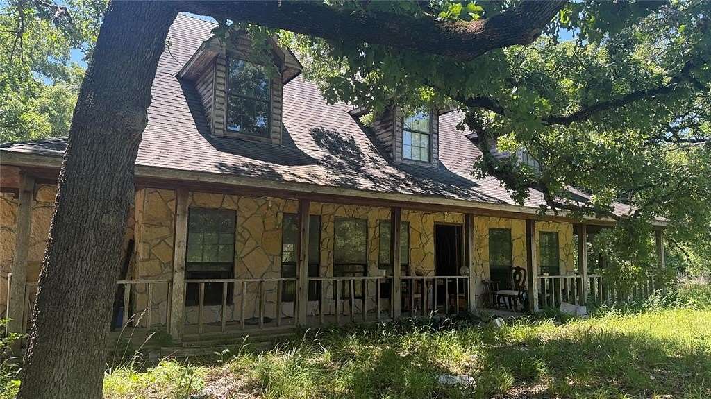 9.87 Acres of Land with Home for Sale in Kaufman, Texas