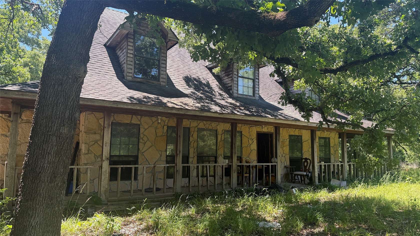 9.87 Acres of Land with Home for Sale in Kaufman, Texas