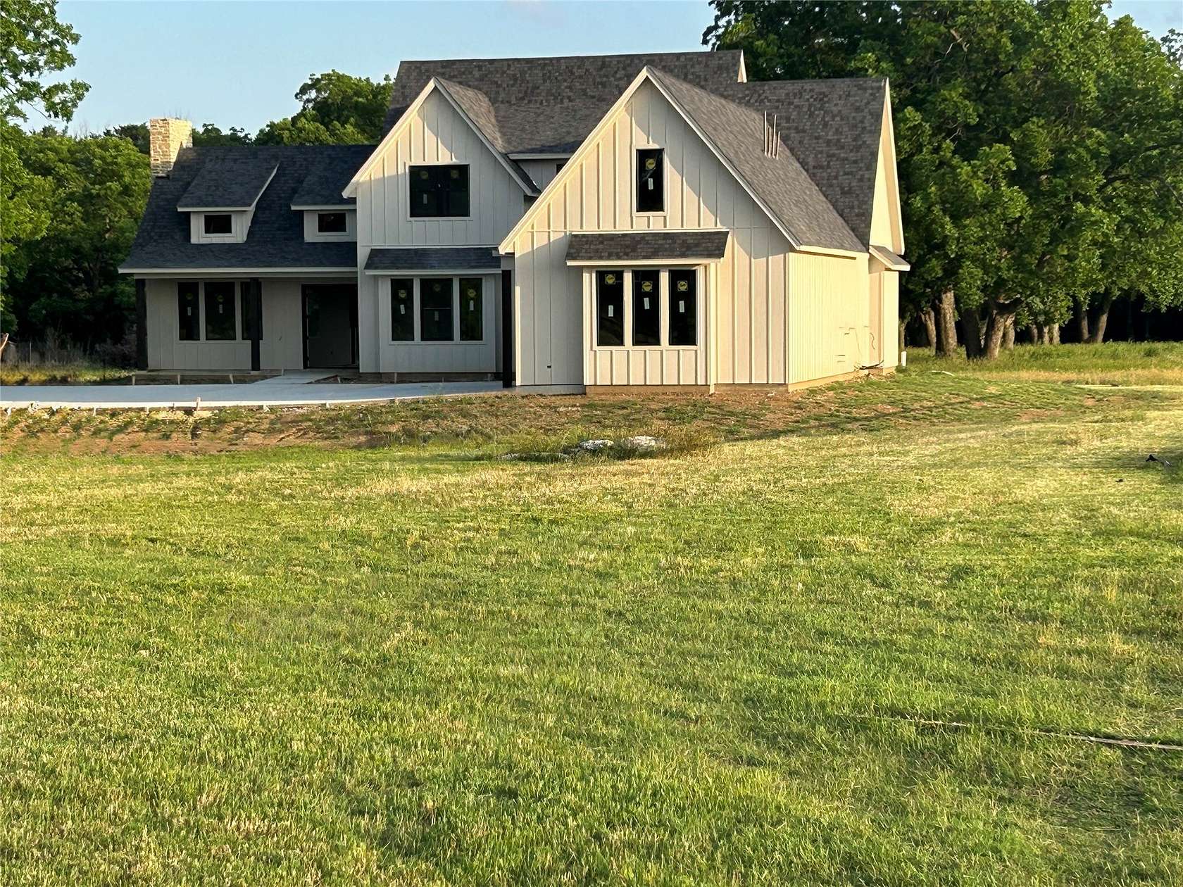 5 Acres of Land with Home for Sale in Whitesboro, Texas