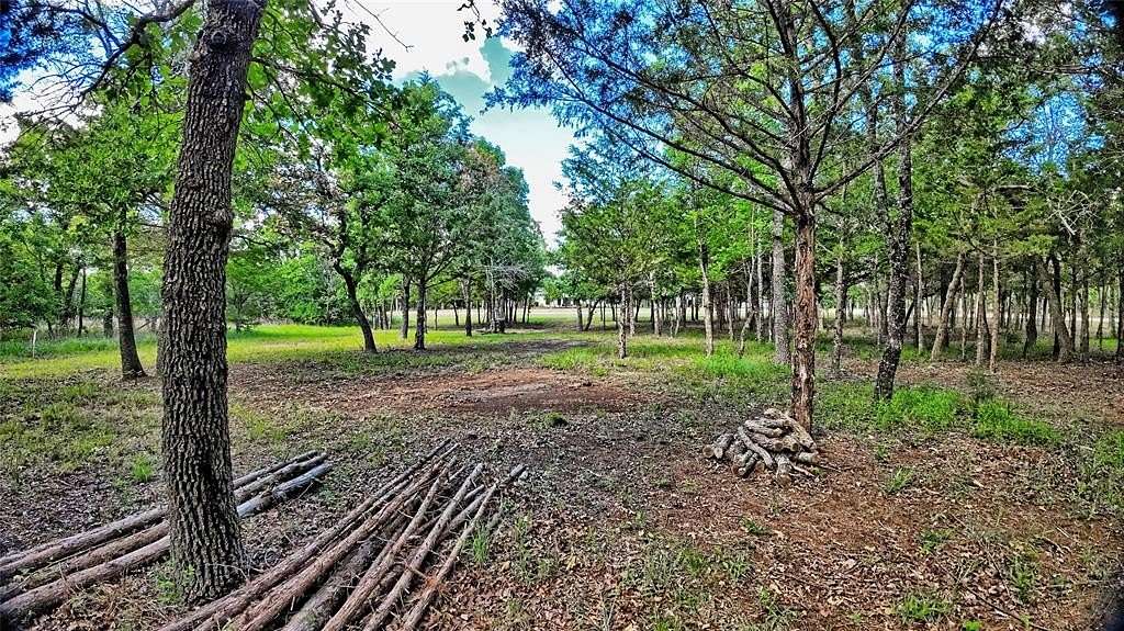 2 Acres of Residential Land for Sale in Bowie, Texas
