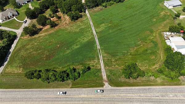 1.4 Acres of Mixed-Use Land for Sale in Newark, Texas