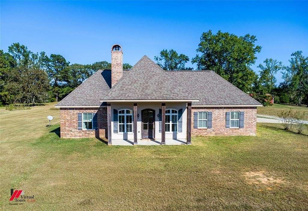 25 Acres of Recreational Land with Home for Sale in Coushatta, Louisiana
