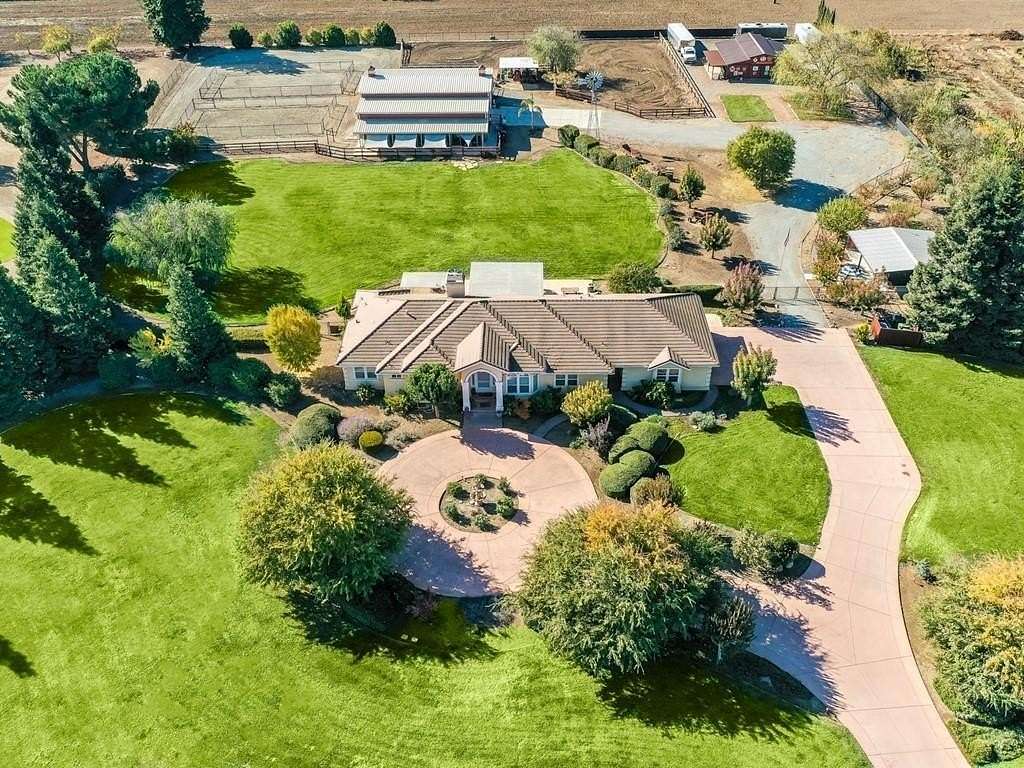 4.1 Acres of Land with Home for Sale in Gilroy, California