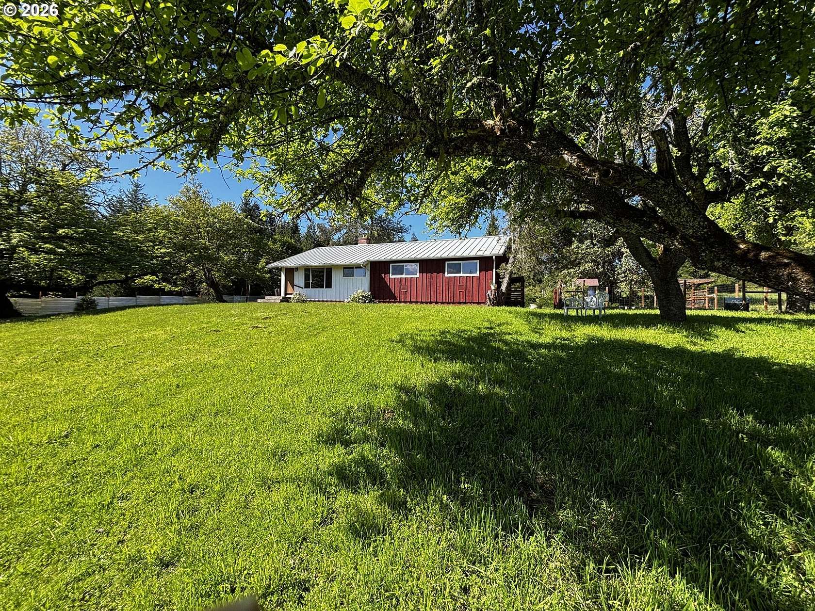 9 Acres of Land with Home for Sale in Oakridge, Oregon